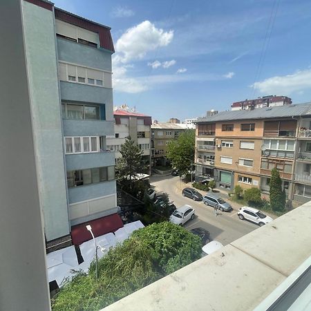 Shesh Hostel Pristina Extérieur photo