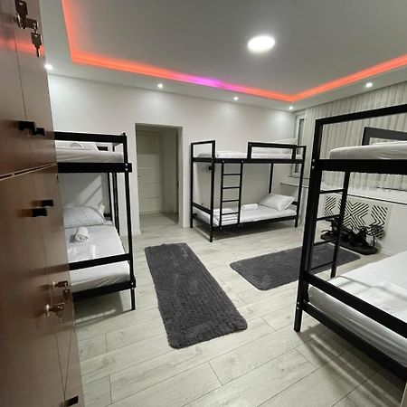 Shesh Hostel Pristina Extérieur photo