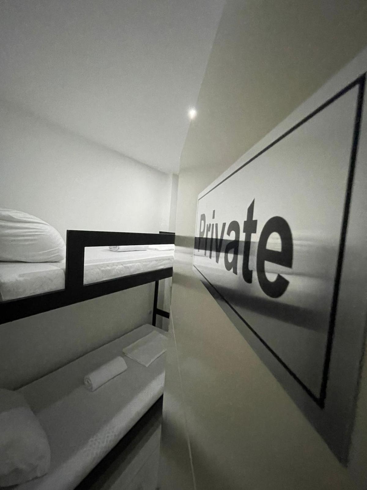 Shesh Hostel Pristina Extérieur photo