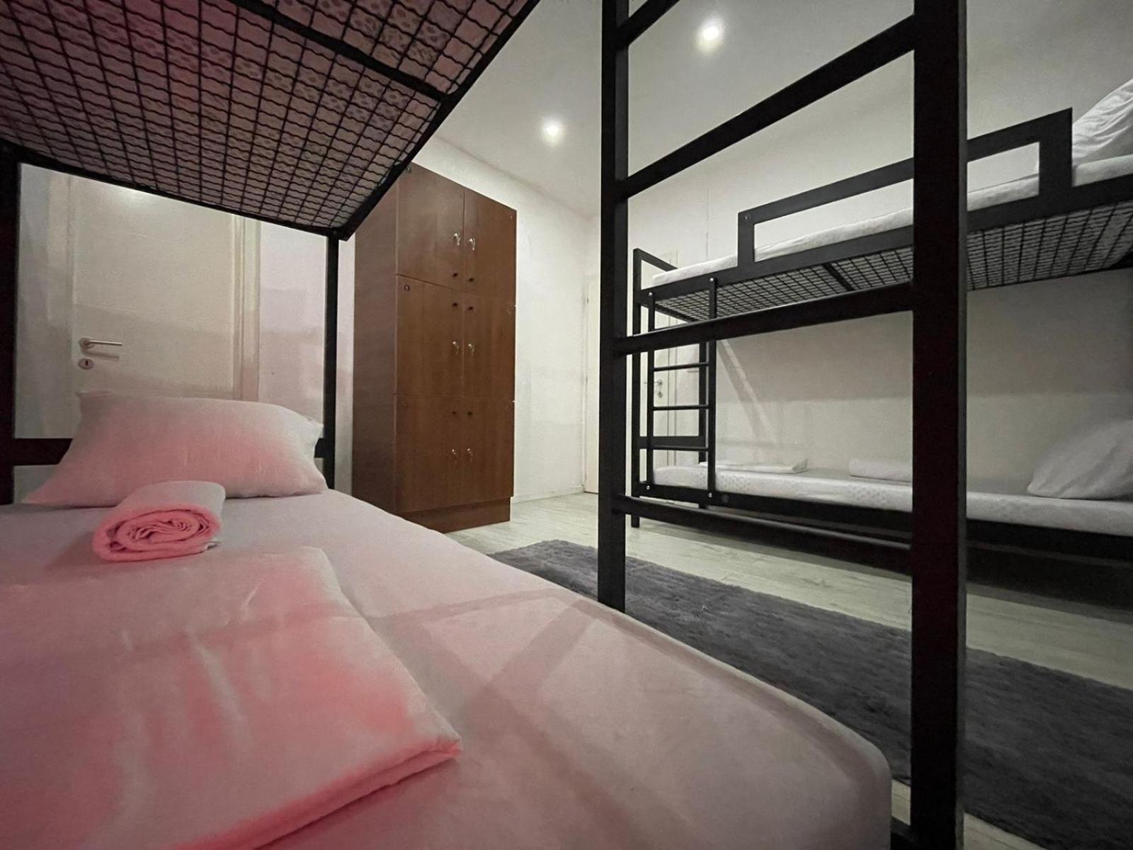 Shesh Hostel Pristina Extérieur photo
